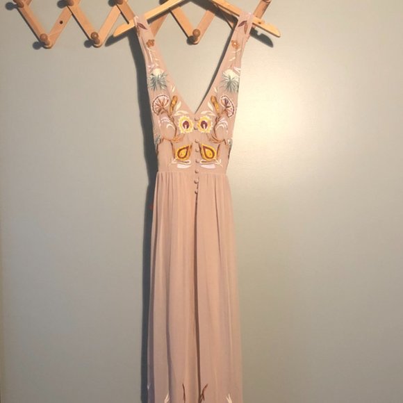 ✨NWT✨ Frock & Frill Jamie Embroidered Button Front Dress - Picture 3 of 7